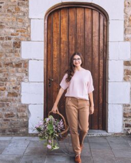 *edit, the giveaway is closed and @pineappleabode is the winner!

 It's my birthday! If you've been following along for a while, you know that means a fun giveaway.

Sorry, I've been busy working hard volunteering to try to save democracy though, so I have no idea what all dahlia varieties I have to do a good job of choosing a good one for a giveaway. I do know I've got some good ones though. If you win, you'll get one tuber or cutting. It can be a rare or fancy variety. You can have some input about which cutting or tuber you'd be interested in getting.

How to win!

So, like I said I'm big into preserving democracy because as my friend and candidate for Colorado Secretary of State @amandaforcolorado says, "Democracy is how we protect what we love." Things like flowers included! To enter, comment on this post with what you love (doesn't have to be flowers, but it can be.)

Bonus points (not necessary for entry though) for hopping over to Amanda's page @amandaforcolorado and tapping like on her latest post (the one that's a picture of her on stage celebrating getting on the ballot.)

I'll probably draw a winner from commenters sometime this evening or tomorrow, depending on what the day looks like.

Finally, gotta shout out @fleuropean because that's where all these photos are from and it is definitely very high on the list of places and experiences I've loved. 

Cheers to another year around the sun, friends!